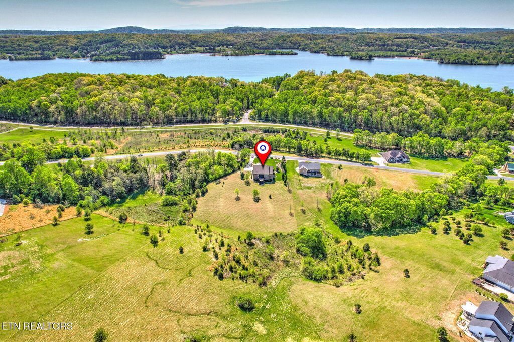 Photo of 112 Roaming Fawn Drive, Rockwood, TN 37854 (MLS # 1336563)