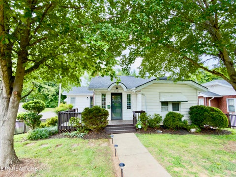 Photo of 1701 Branson Ave, Knoxville, TN 37917 (MLS # 1349542)