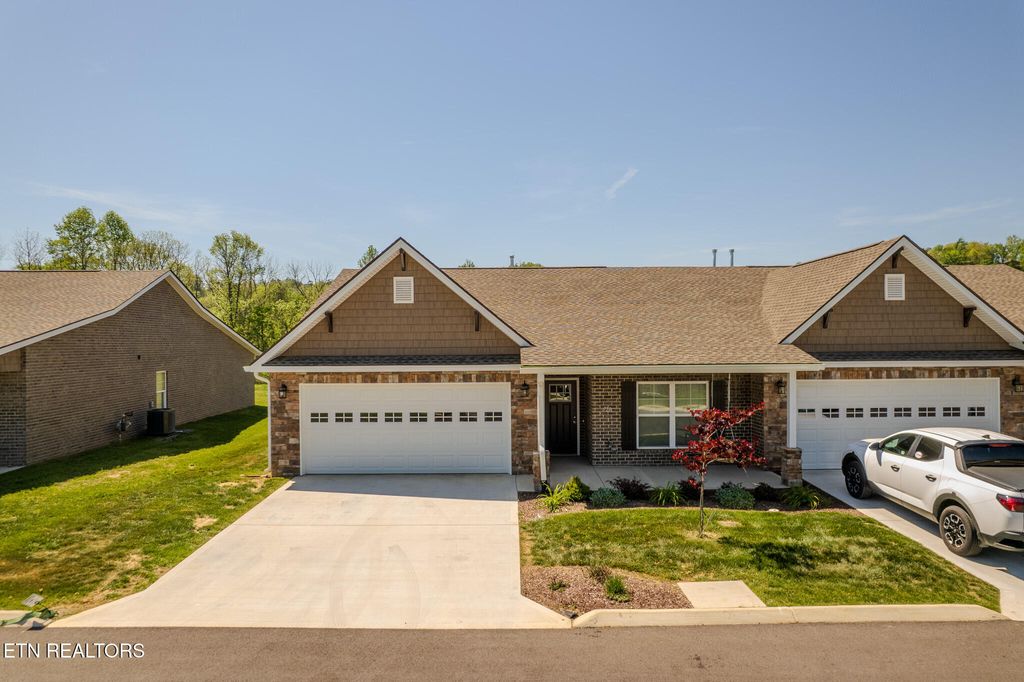 Photo of 728 Snowflower Circle, Pigeon Forge, TN 37863 (MLS # 1337610)
