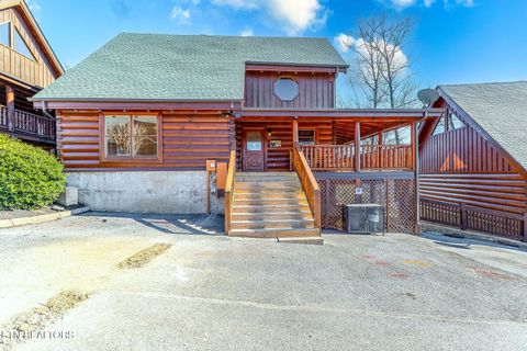 Photo of 2004 Cougar Crossing Way, Sevierville, TN 37876 (MLS # 1327700)
