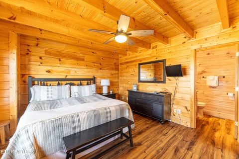 Tiny photo for 2004 Cougar Crossing Way, Sevierville, TN 37876 (MLS # 1327700)