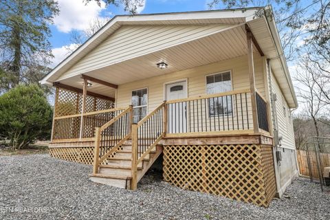 Photo of 1705 Lester Rd, Tazewell, TN 37879 (MLS # 1326373)