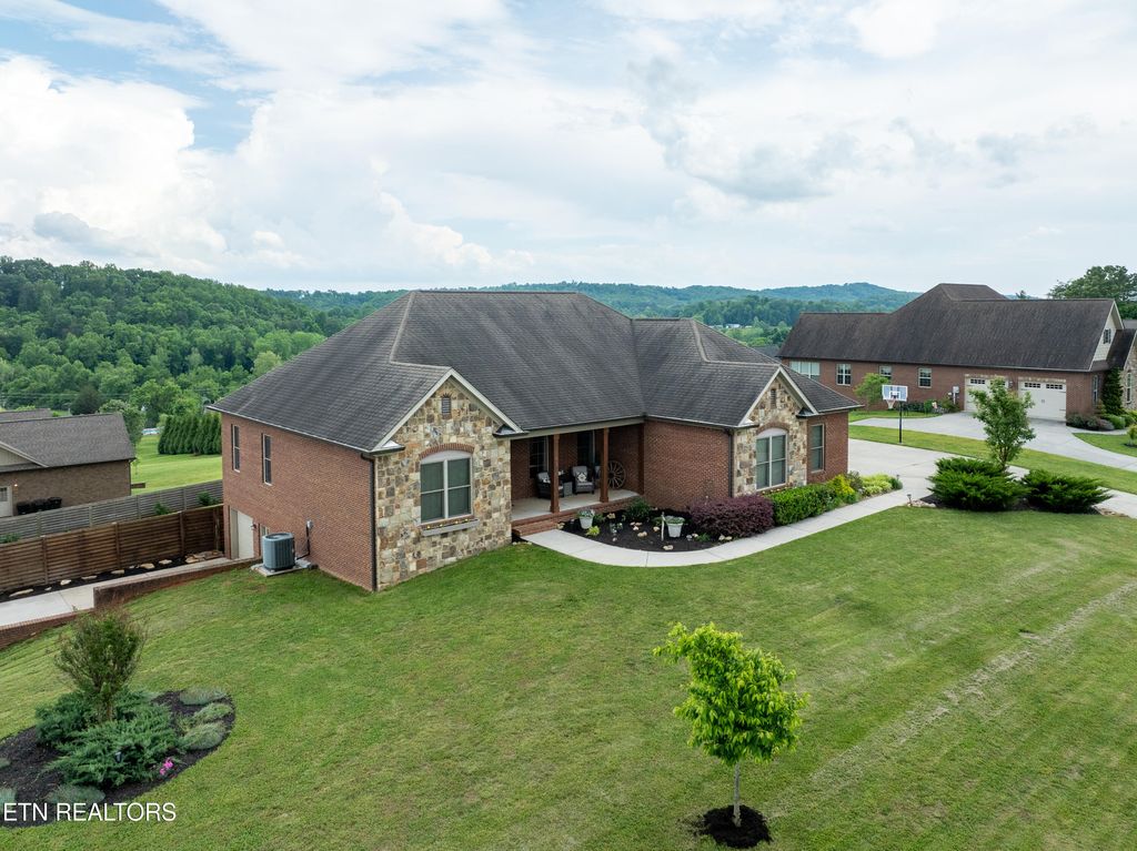 Photo of 103 Wheatfield Drive, Louisville, TN 37777 (MLS # 1262251)