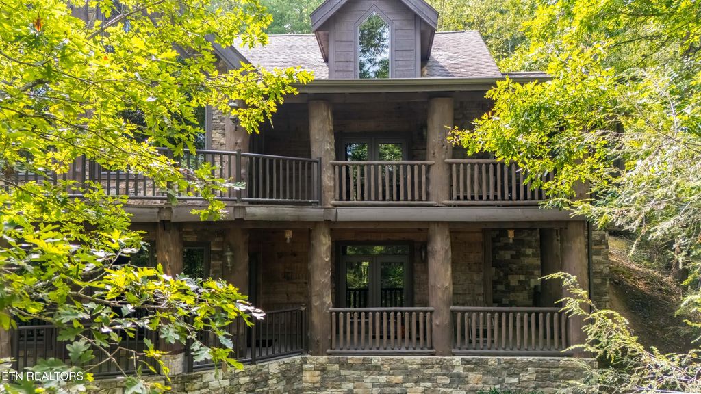 Photo of 2670 Cedar Falls Way, Sevierville, TN 37862 (MLS # 1315757)