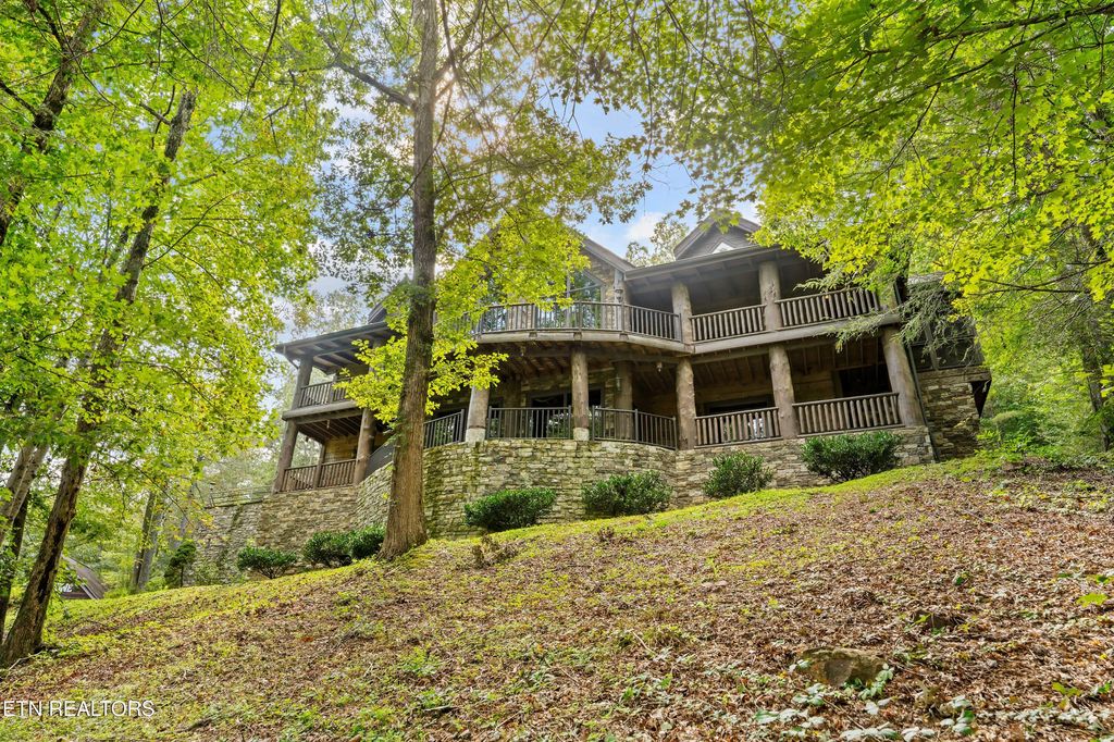 Photo of 2670 Cedar Falls Way, Sevierville, TN 37862 (MLS # 1315757)