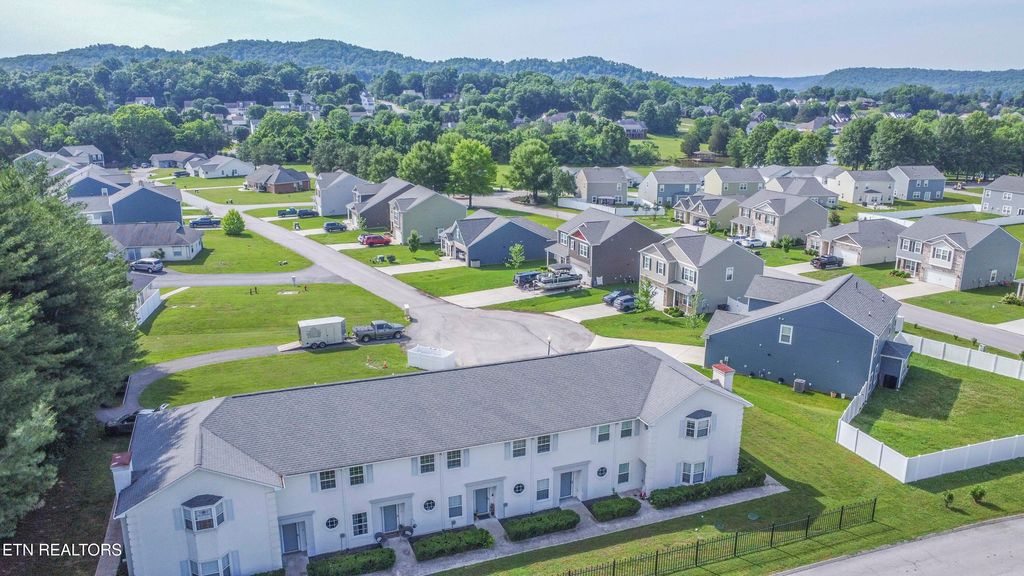 Photo of 102 Village Trace TRCE #APT 13, Kingston, TN 37763 (MLS # 1342801)