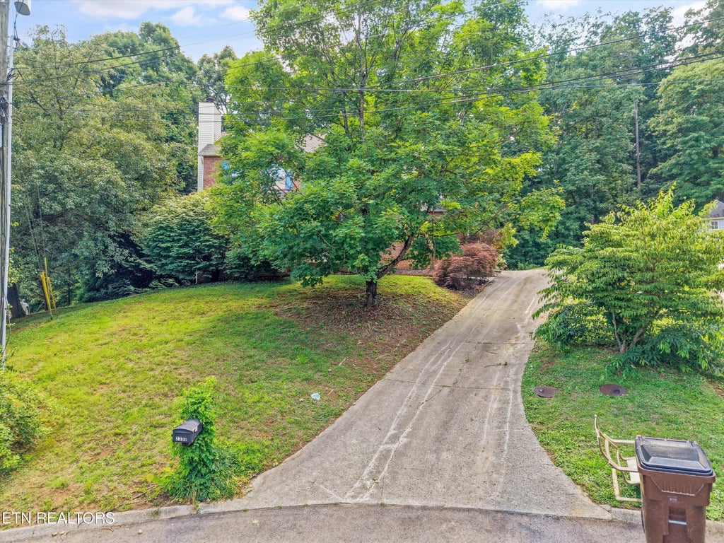 Photo of 2300 Woods End Lane, Knoxville, TN 37918 (MLS # 1344364)