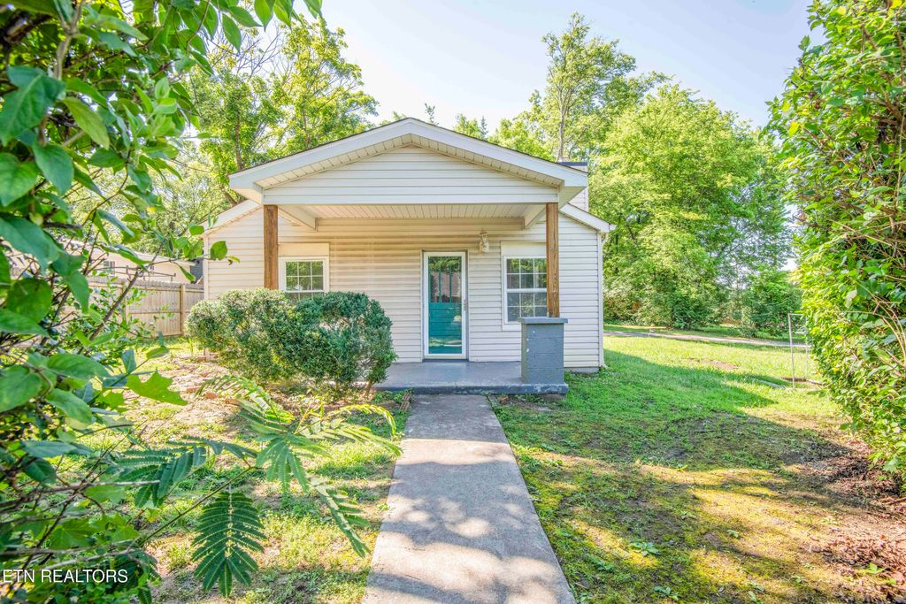 Photo of 2100 NE Dodson Ave, Knoxville, TN 37917 (MLS # 1344021)
