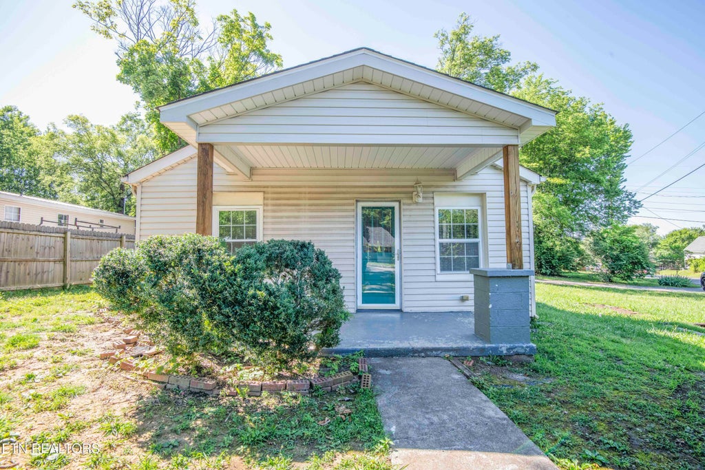 Photo of 2100 NE Dodson Ave, Knoxville, TN 37917 (MLS # 1344021)