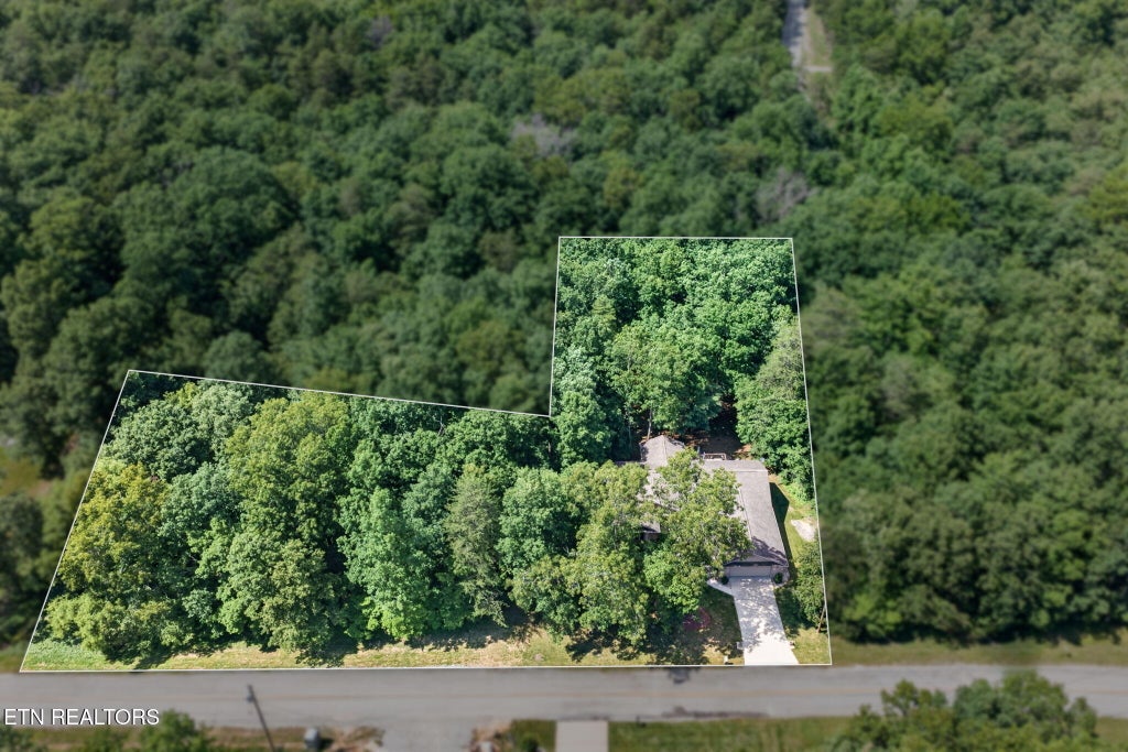 Photo of 657 Lakeview Drive, Crossville, TN 38558 (MLS # 1344328)