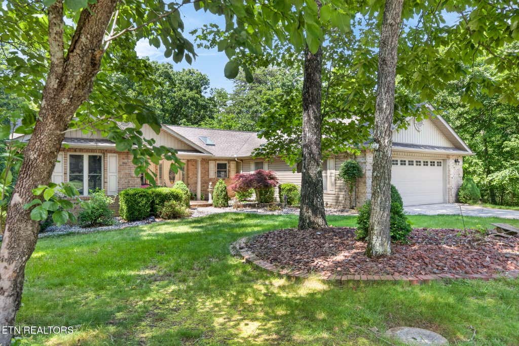 Photo of 657 Lakeview Drive, Crossville, TN 38558 (MLS # 1344328)