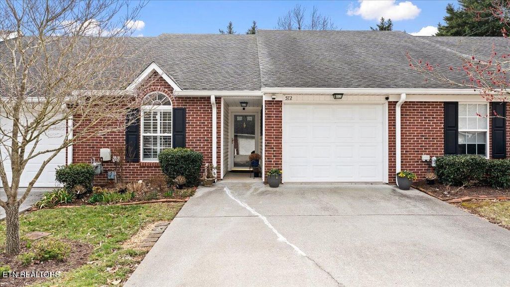 Photo of 572 Brookshire Way, Knoxville, TN 37923 (MLS # 1330702)