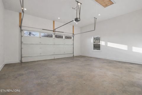 Tiny photo for 916 Zirkle Rd, Dandridge, TN 37725 (MLS # 1329369)