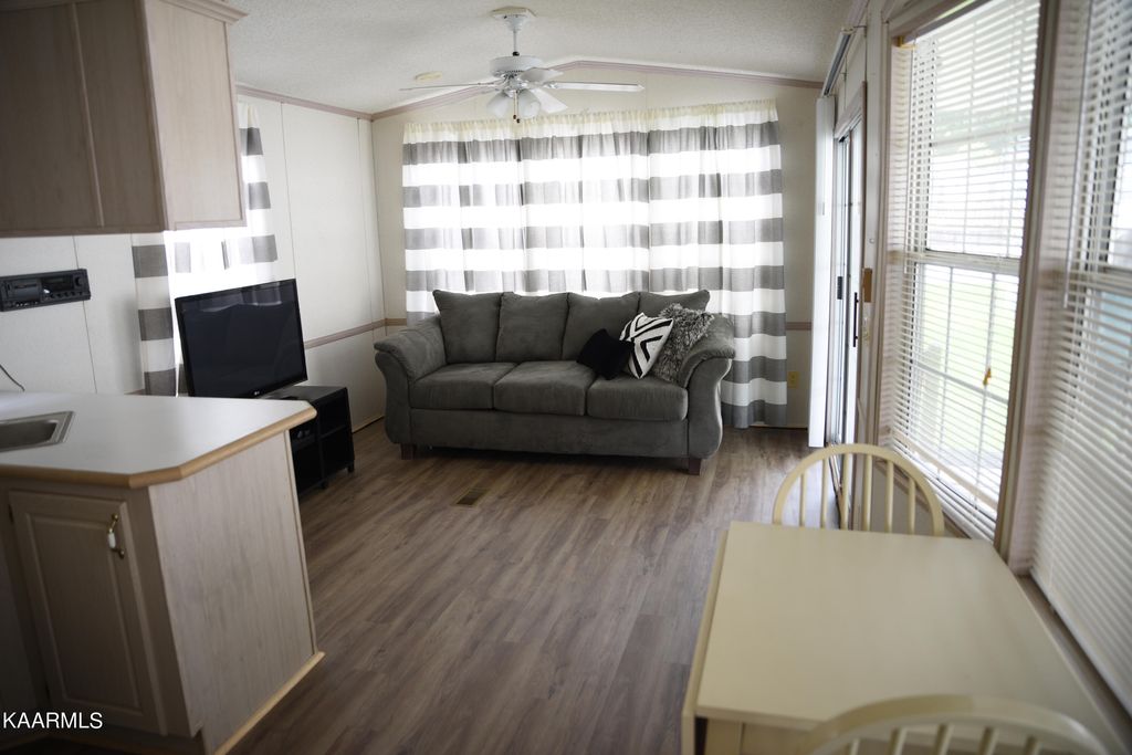 Photo of 530 Flamingo Circle, Townsend, TN 37882 (MLS # 1228734)