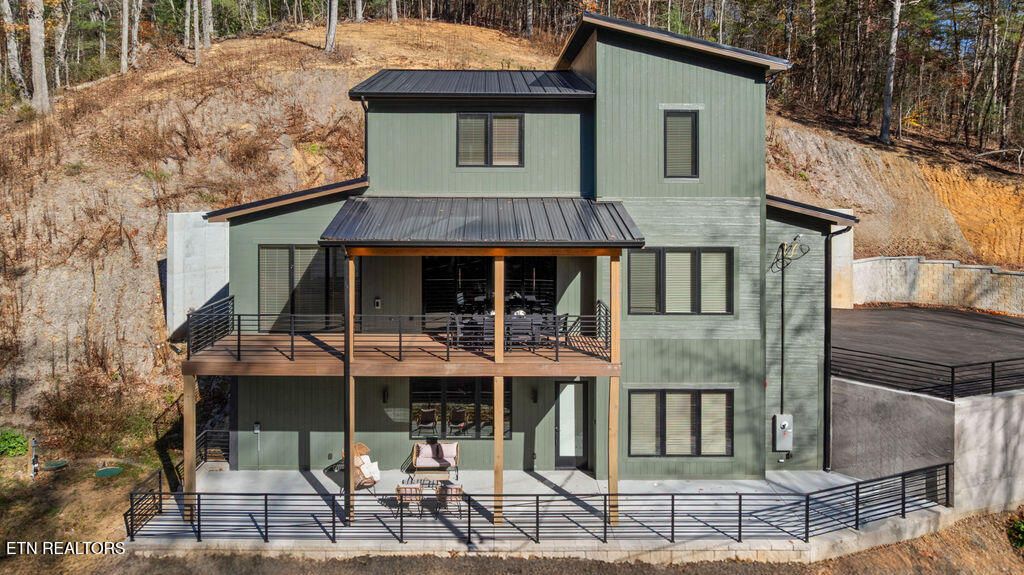 Photo of 1590 Bear Valley Rd, Sevierville, TN 37876 (MLS # 1322773)