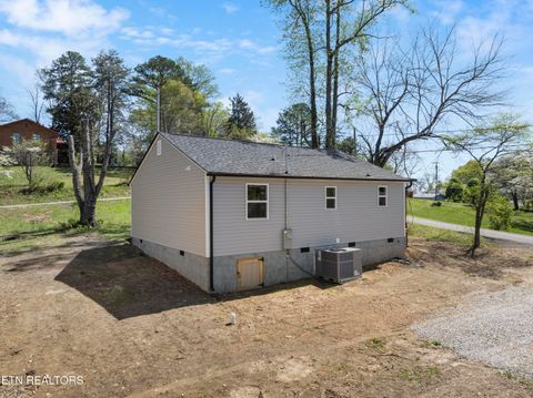 Tiny photo for 414 W Hemlock St, LaFollette, TN 37766 (MLS # 1320132)