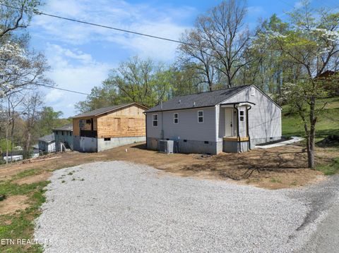 Tiny photo for 414 W Hemlock St, LaFollette, TN 37766 (MLS # 1320132)