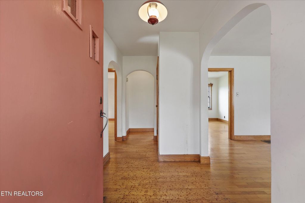 Photo of 555 Binfield Rd, Maryville, TN 37801 (MLS # 1332518)