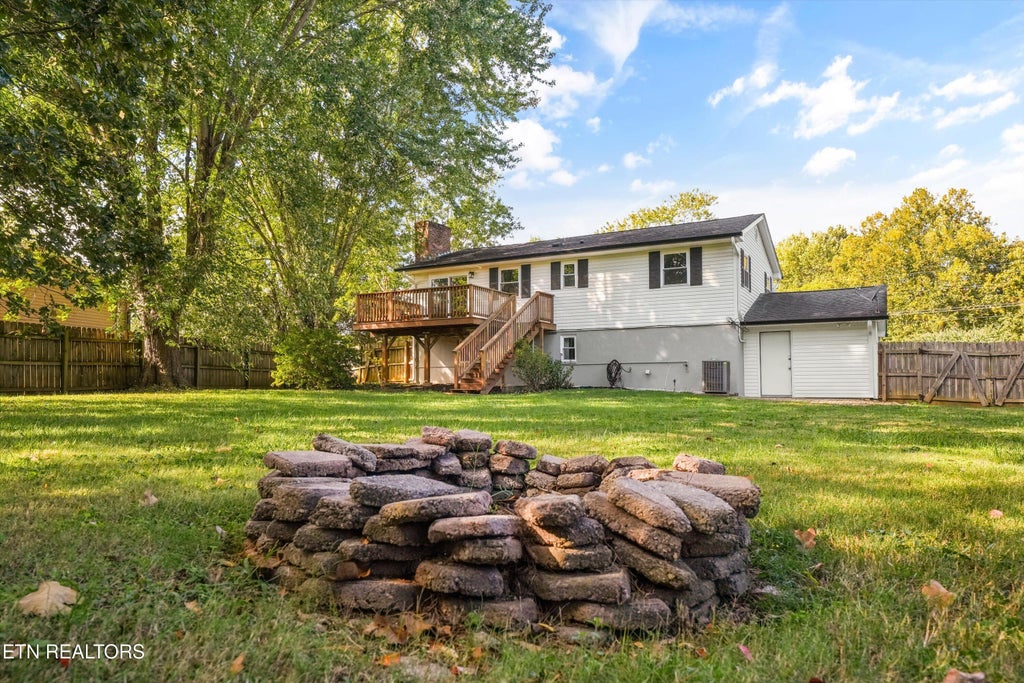 Photo of 712 Owl Hollow Rd, Knoxville, TN 37923 (MLS # 1358140)
