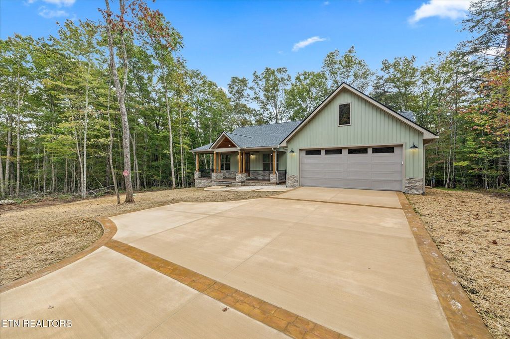 Photo of 440 Saint George Drive, Crossville, TN 38558 (MLS # 1307428)