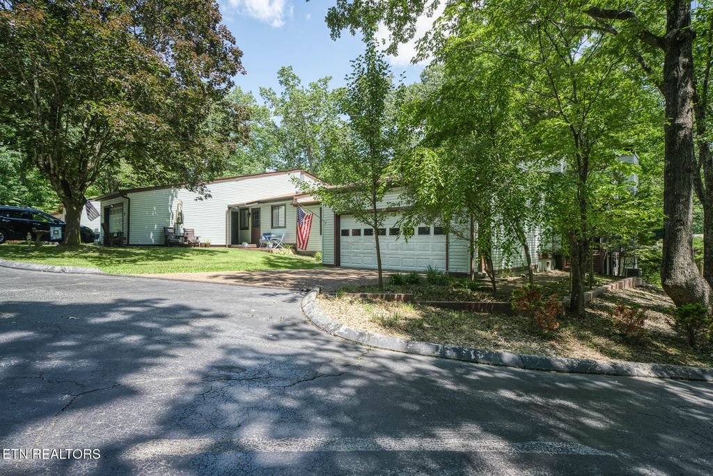 Photo of 30 Woodland Terrace, Crossville, TN 38558 (MLS # 1318277)