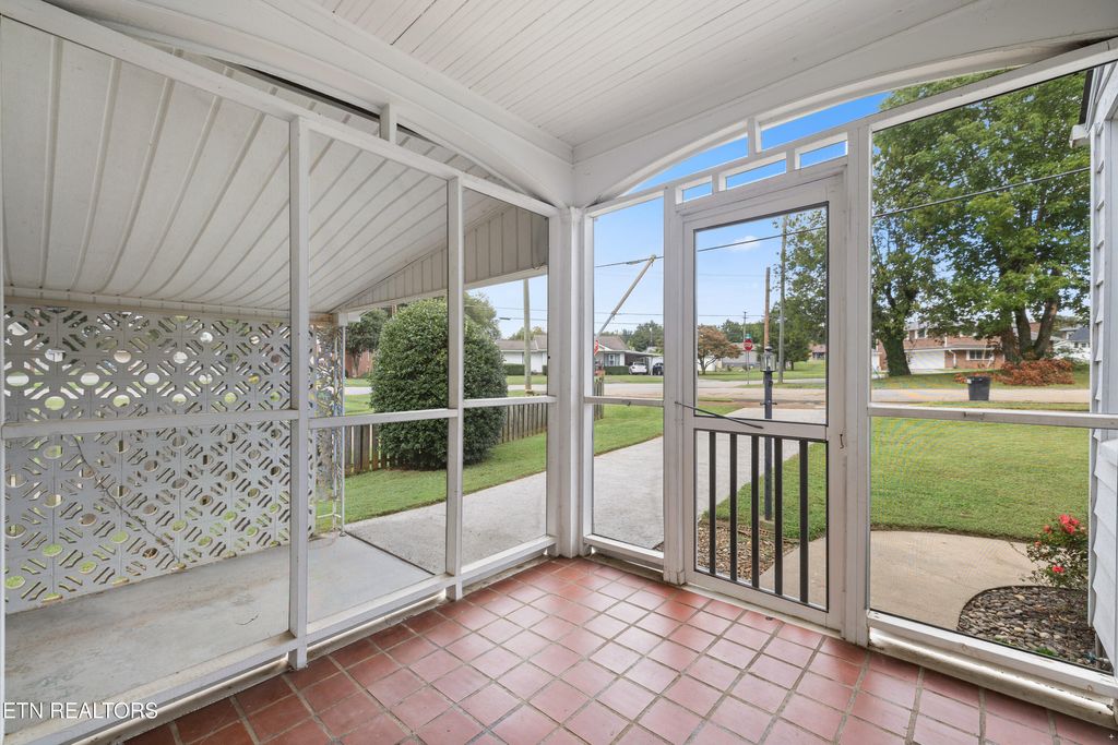 Photo of 739 Ferry St, Loudon, TN 37774 (MLS # 1316991)