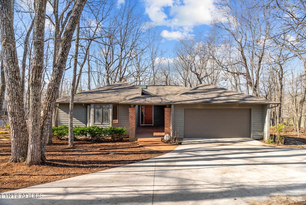 Photo of 142 Rolling Green Drive, Crossville, TN 38558 (MLS # 1329730)