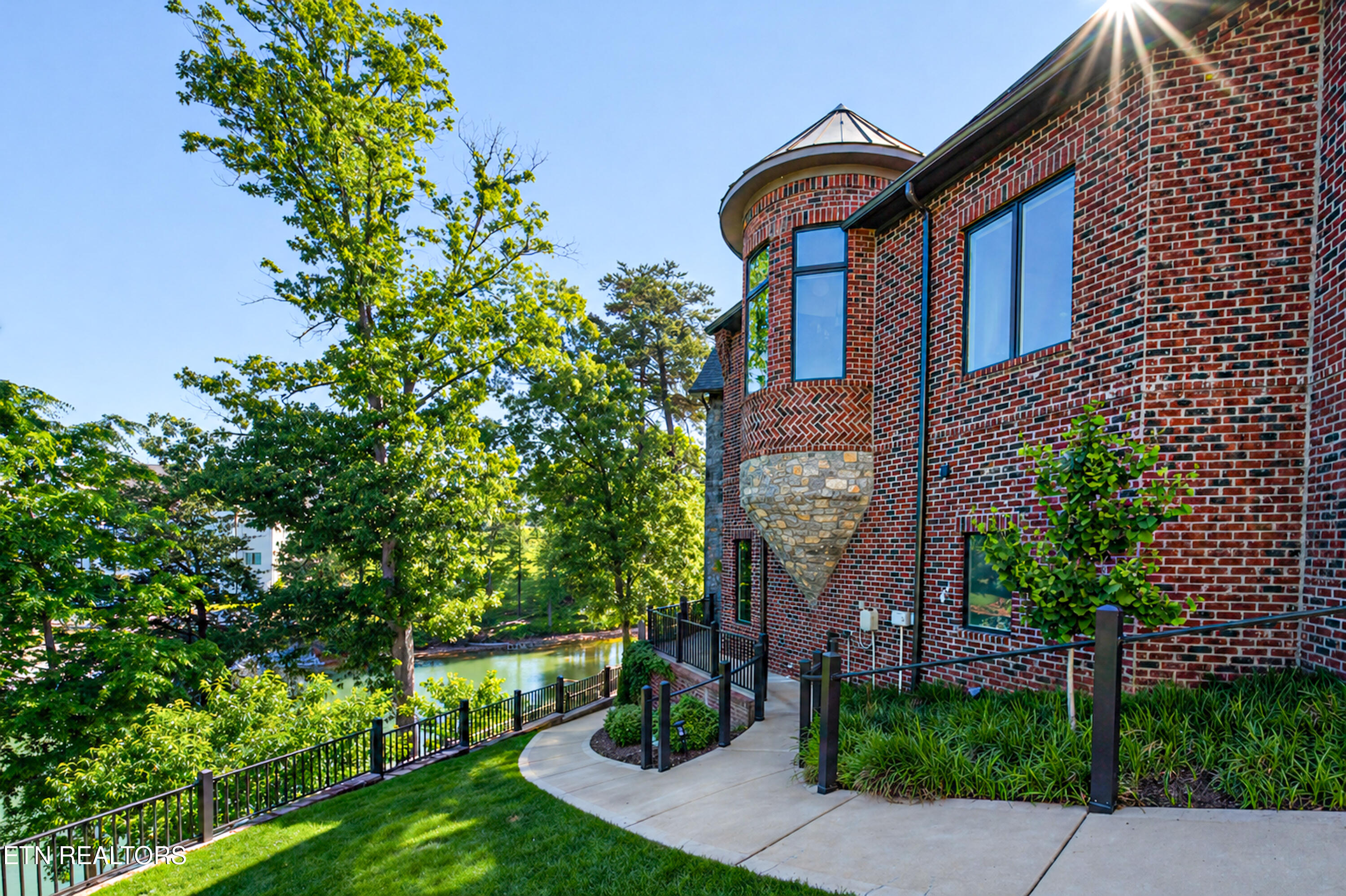 Lenoir City, Tennessee, 37772, United States, 4 Bedrooms Bedrooms, ,6 BathroomsBathrooms,Residential,Active,2031006