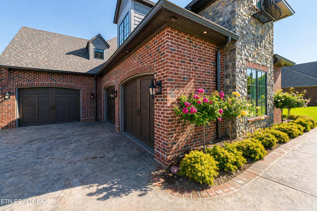 Photo of 2420 Marina Way, Lenoir City, TN 37772 (MLS # 1334042)
