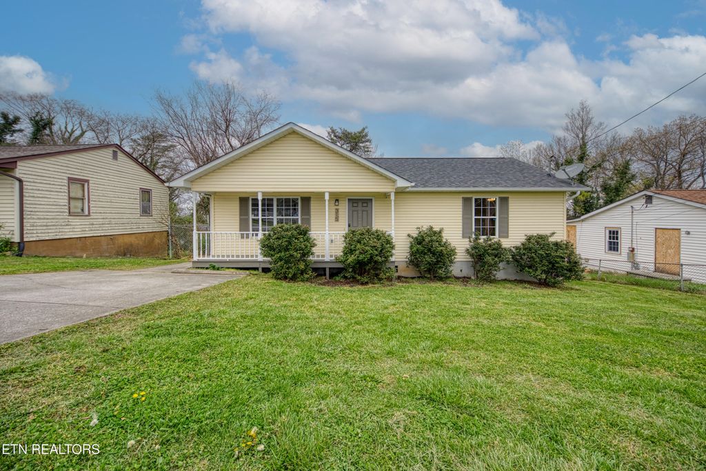 Photo of 315 Landau Drive, Maryville, TN 37801 (MLS # 1335179)