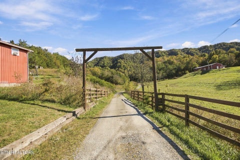 Tiny photo for 24332361 Tennessee 131 Hwy, Thorn Hill, TN 37881 (MLS # 1360233)