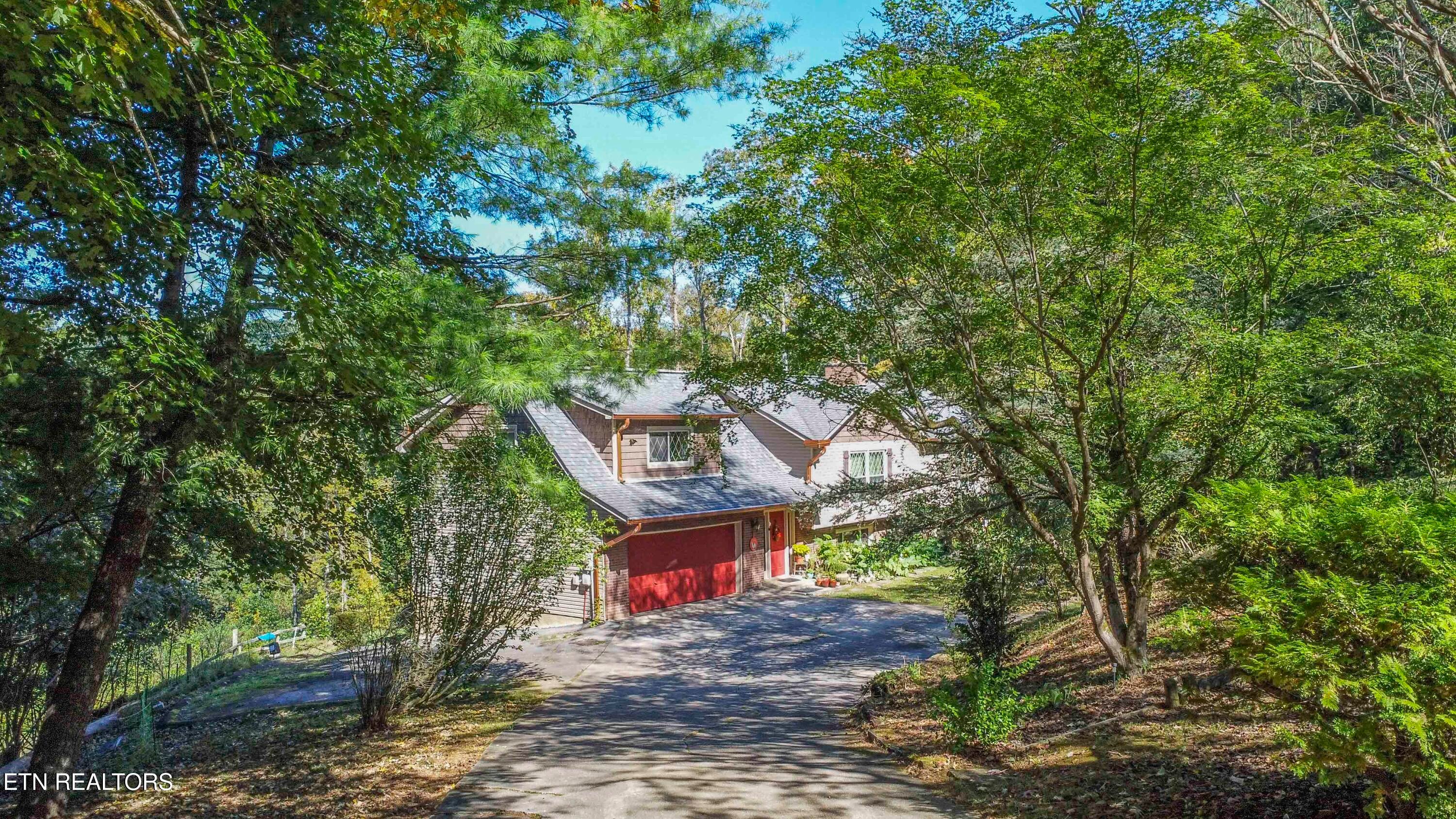 155 Lakeview Circle