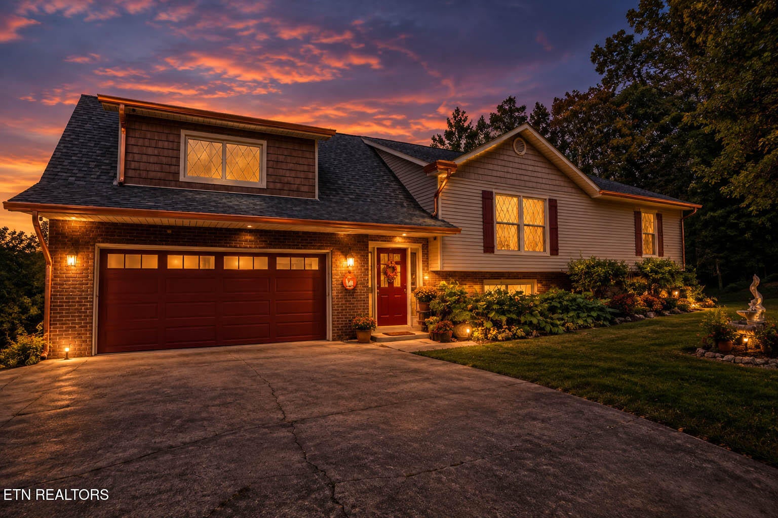 155 Lakeview Circle