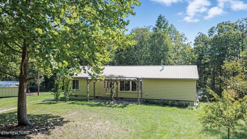 Photo of 258 Charlie Newberry Rd, Lancing, TN 37770 (MLS # 1321094)