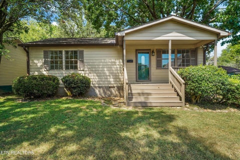 Photo of 413 E Oldham Ave, Knoxville, TN 37917 (MLS # 1355026)