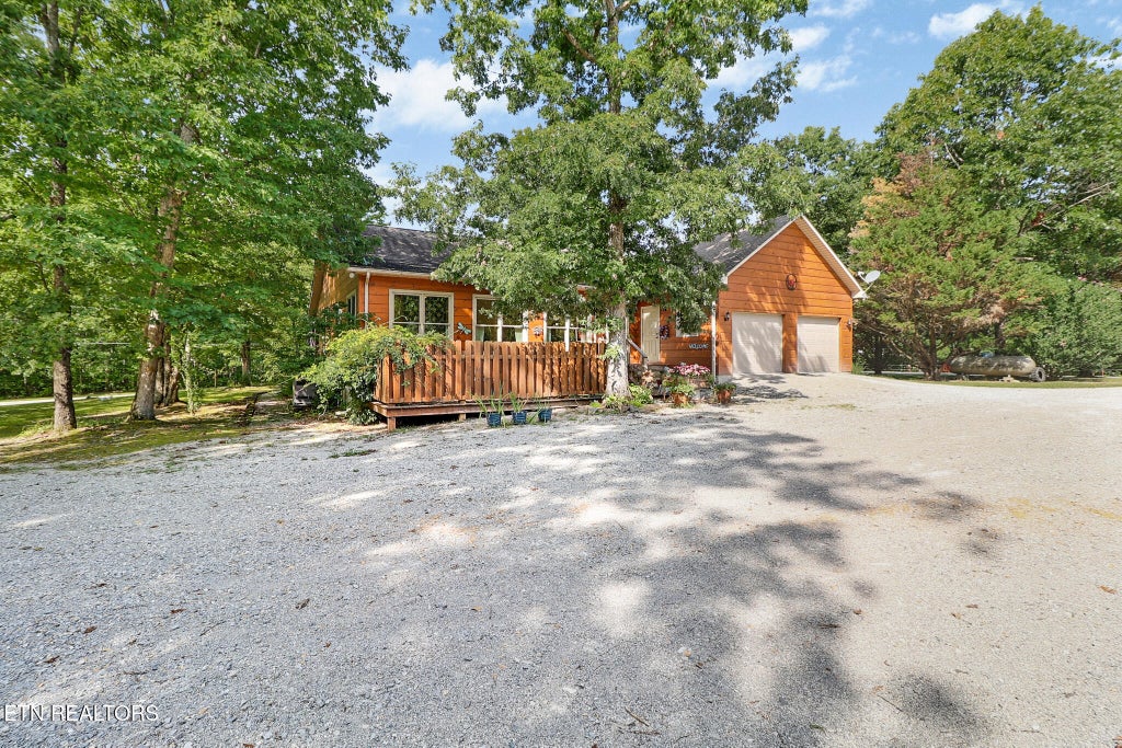 Photo of 618 Ridge Top Drive, Jamestown, TN 38556 (MLS # 1356286)