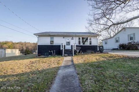 Photo of 715 Lincoln Ave, Morristown, TN 37813 (MLS # 1335138)