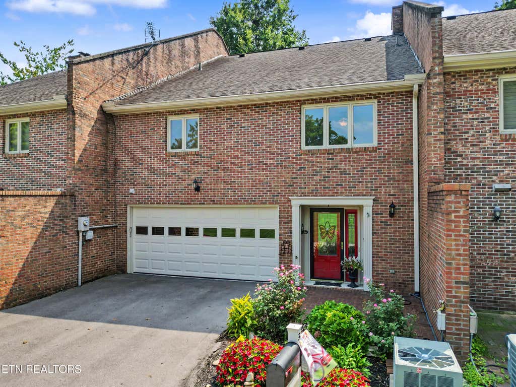 Photo of 503 Selkirk Drive, Maryville, TN 37803 (MLS # 1350212)