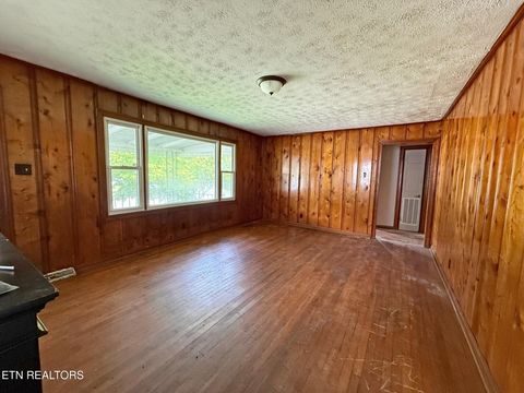Tiny photo for 606 S 13th St, LaFollette, TN 37766 (MLS # 1341588)