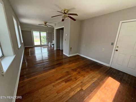 Tiny photo for 606 S 13th St, LaFollette, TN 37766 (MLS # 1341588)