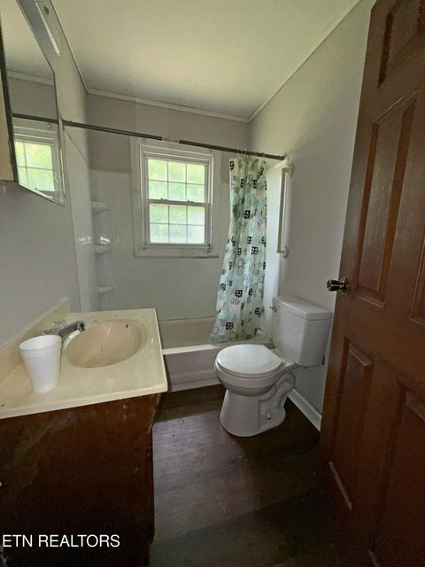 Tiny photo for 606 S 13th St, LaFollette, TN 37766 (MLS # 1341588)