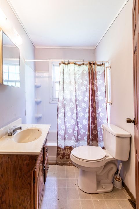 Tiny photo for 606 S 13th St, LaFollette, TN 37766 (MLS # 1341588)