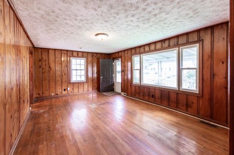 Tiny photo for 606 S 13th St, LaFollette, TN 37766 (MLS # 1341588)
