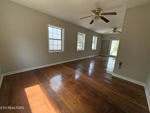 Tiny photo for 606 S 13th St, LaFollette, TN 37766 (MLS # 1341588)
