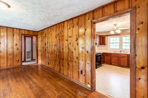 Tiny photo for 606 S 13th St, LaFollette, TN 37766 (MLS # 1341588)
