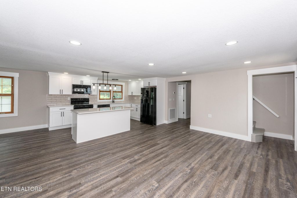 Photo of 957 W Hunt Rd Rd, Alcoa, TN 37701 (MLS # 1304582)