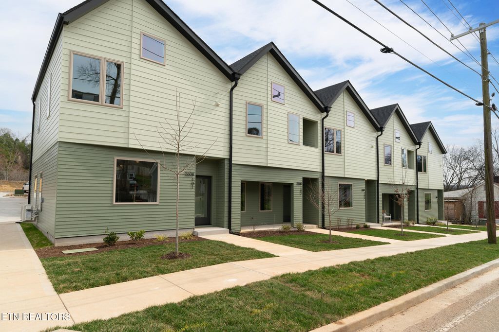 Photo of 2608 Sevier Ave #101, Knoxville, TN 37920 (MLS # 1336072)