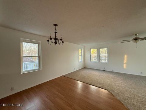 Tiny photo for 424 Lakeview Drive, Crossville, TN 38558 (MLS # 1334849)