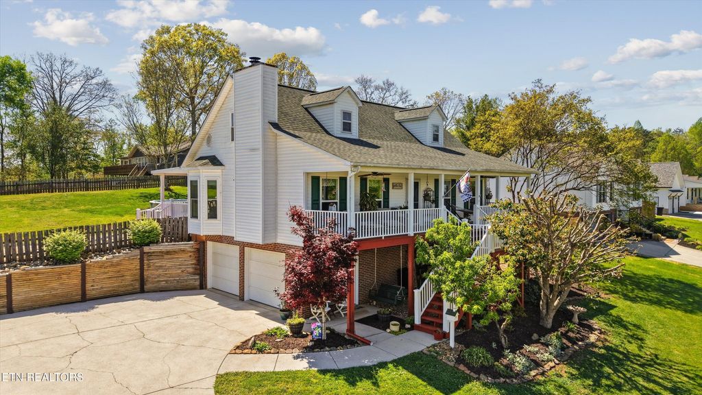 Photo of 1631 Cavet Drive, Maryville, TN 37803 (MLS # 1336438)