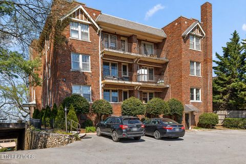 Photo of 190 N Crest Rd #4, Chattanooga, TN 37404 (MLS # 1337718)